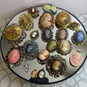 Vintage to modern cameos brooches/pendants!